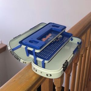 Blue sports car crayon box